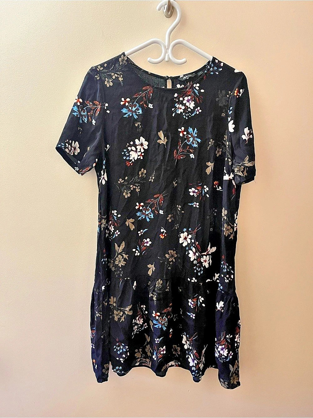 Reitmans Floral Mini Dress in Black Size Large Like New